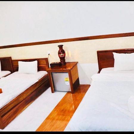 באטאמבנג Ly Meng Hotel מראה חיצוני תמונה