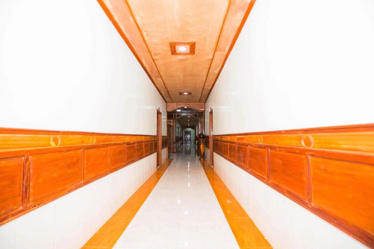 באטאמבנג Ly Meng Hotel מראה חיצוני תמונה