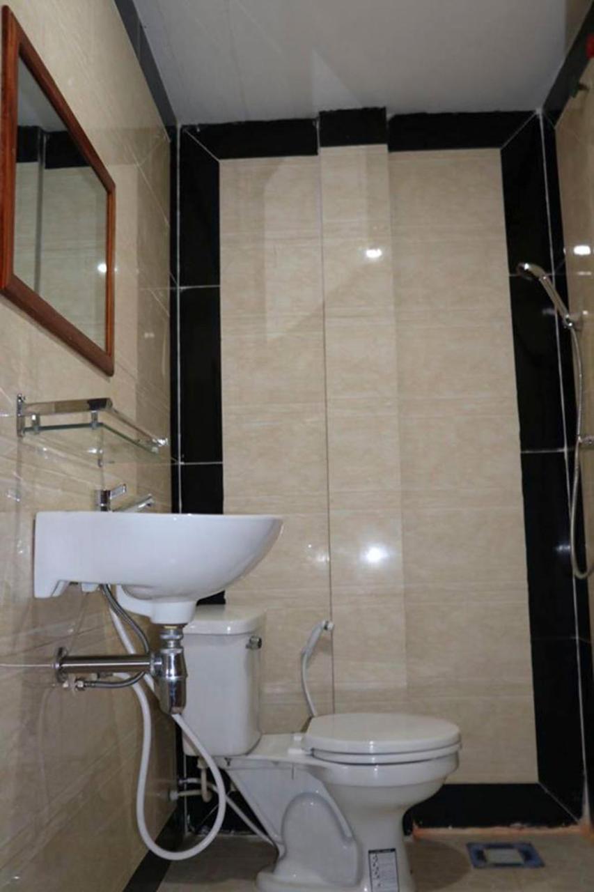 באטאמבנג Ly Meng Hotel מראה חיצוני תמונה